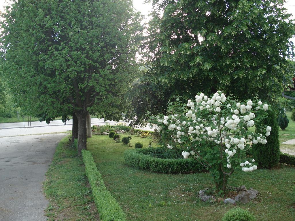 Guest House Hodak Rakovica Zewnętrze zdjęcie