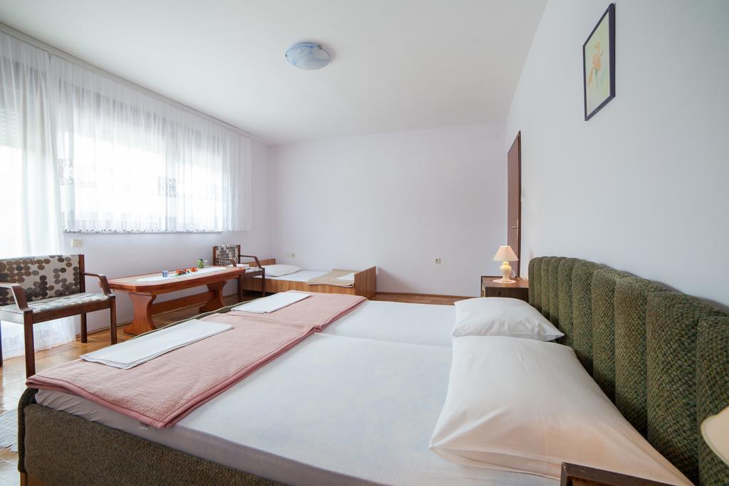 Guest House Hodak Rakovica Zewnętrze zdjęcie