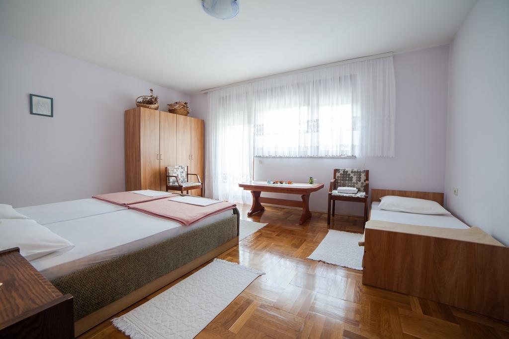 Guest House Hodak Rakovica Zewnętrze zdjęcie