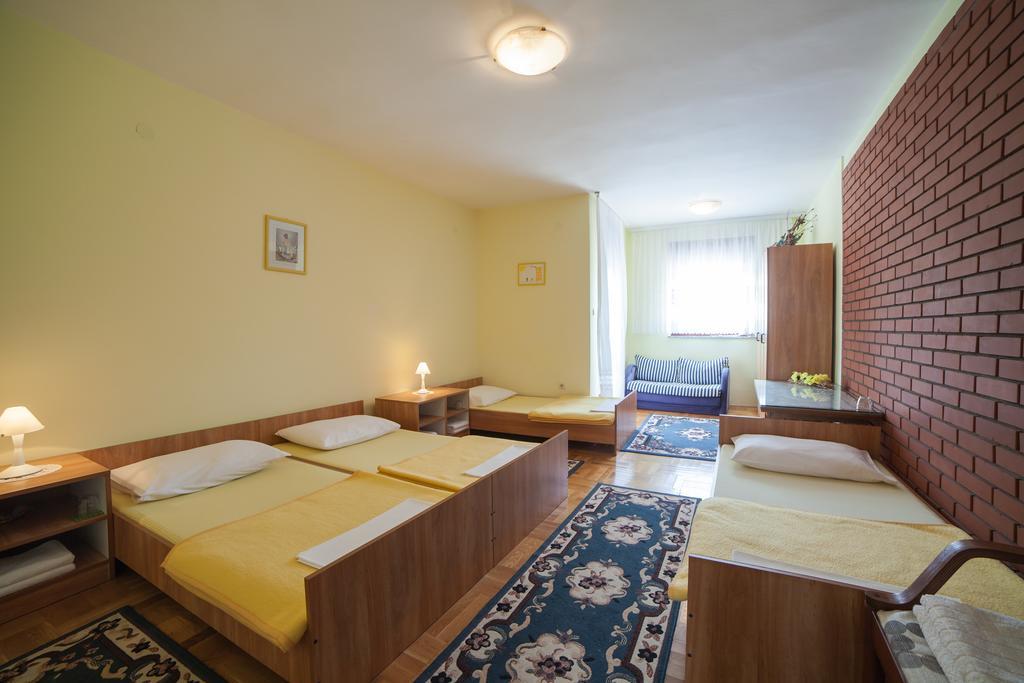 Guest House Hodak Rakovica Zewnętrze zdjęcie